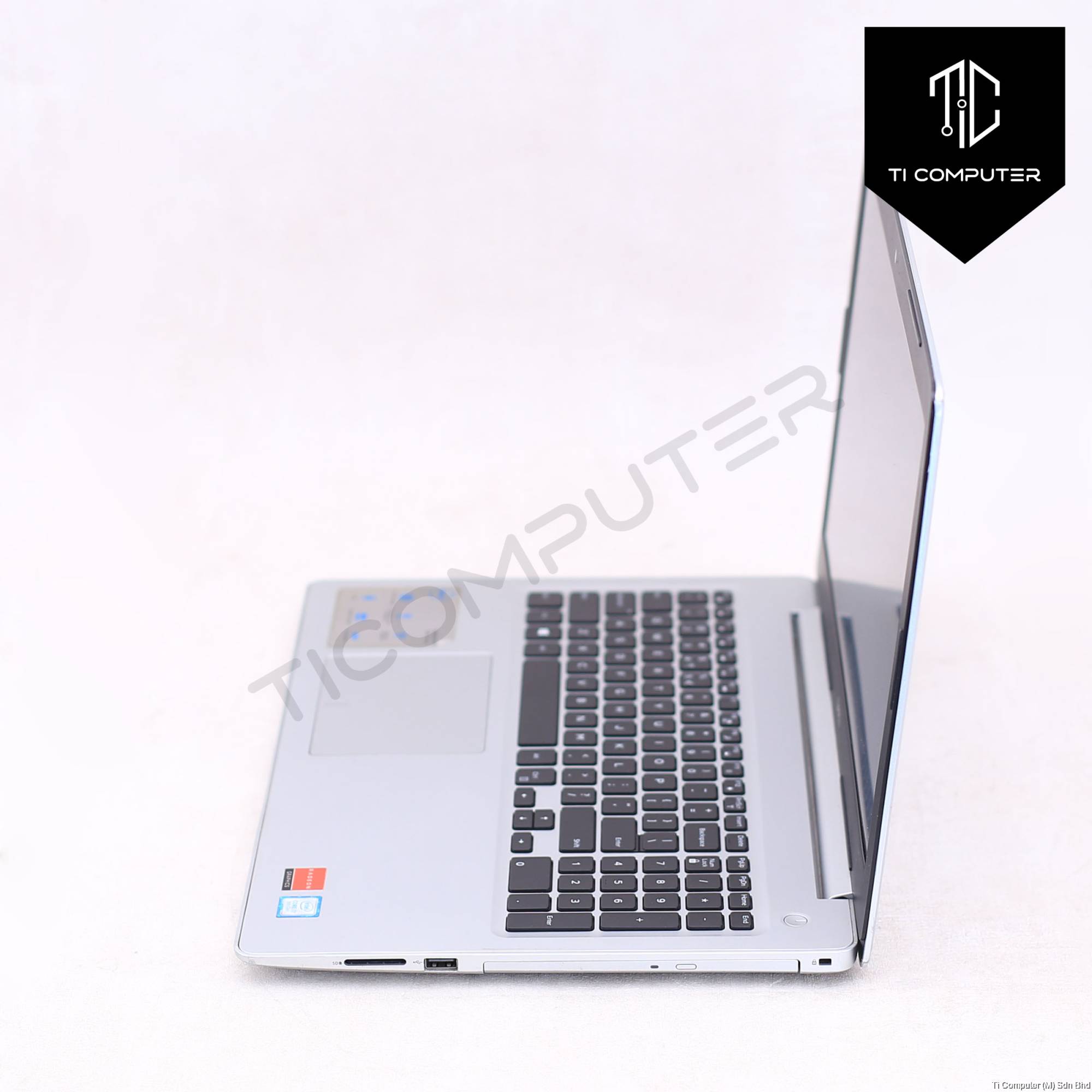 Dell Inspiron 15 5570 Intel Core i7-8550U 16GB DDR4 RAM 512GB NVMe