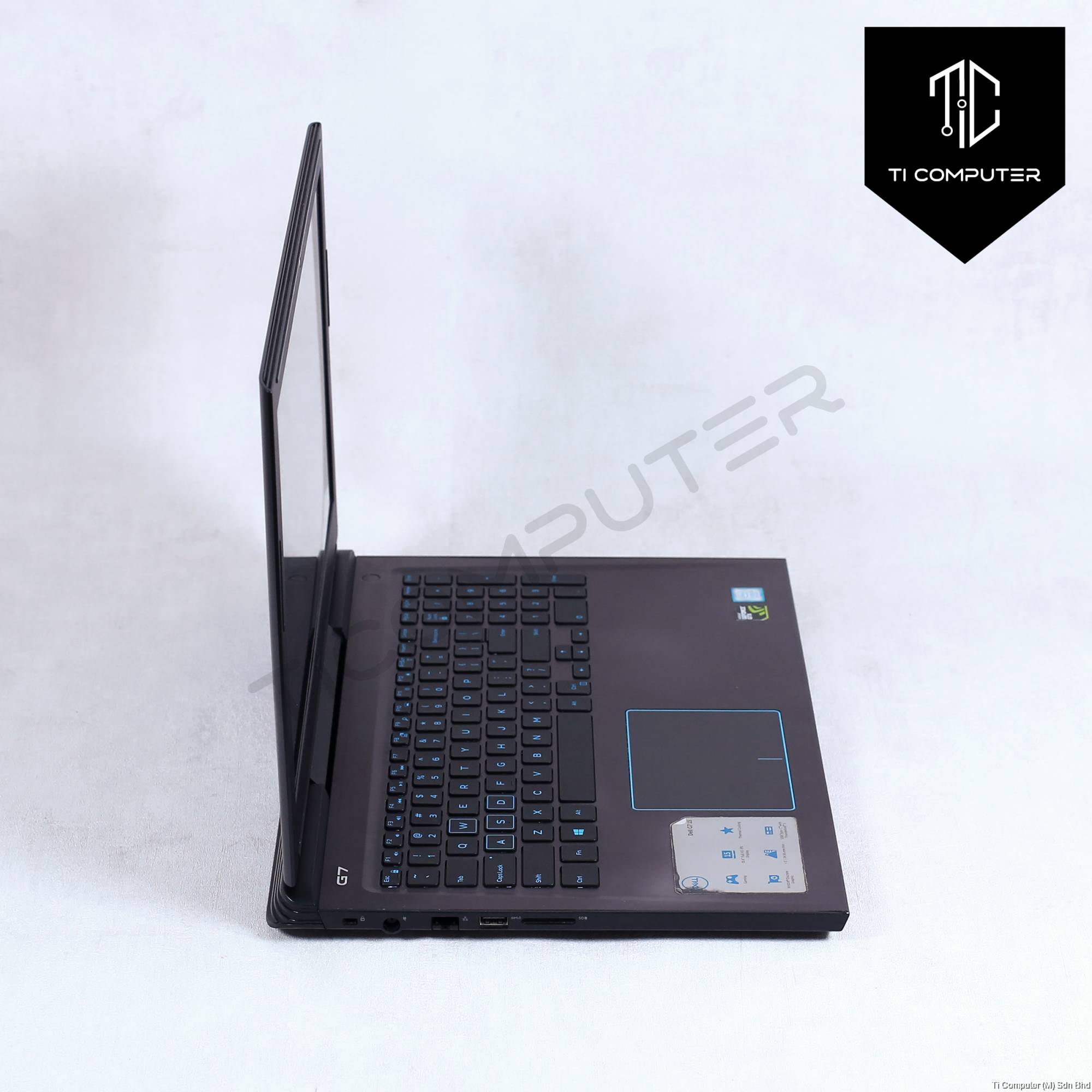 DELL デル/DELL G7 7588/G7 15 7588 P72F002/D0P1XS2/パソコン/Bランク/71【中古】 DELL デル/DELL G7 7588/G7 15 7588 P72F002/D0P1XS2/パソコン/B